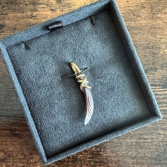 David Yurman Tusk Amulet Pendant in 18K Yellow Gold w/ Botswana Agate - Picture 3 of 11